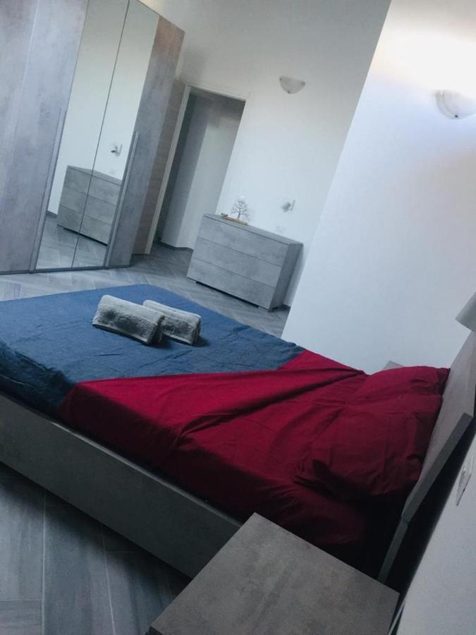 Il Quarzo A) B) Apartment Cabras Bagian luar foto
